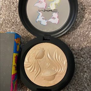 MAC Double Gleam Lunar Highlighter
